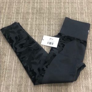 Gray Camo performance size Medium